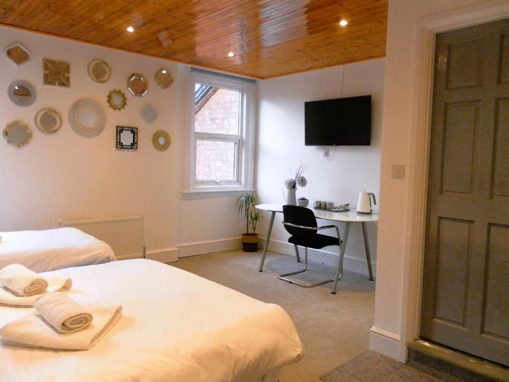 Claremont Hotel guest room in Nottingham